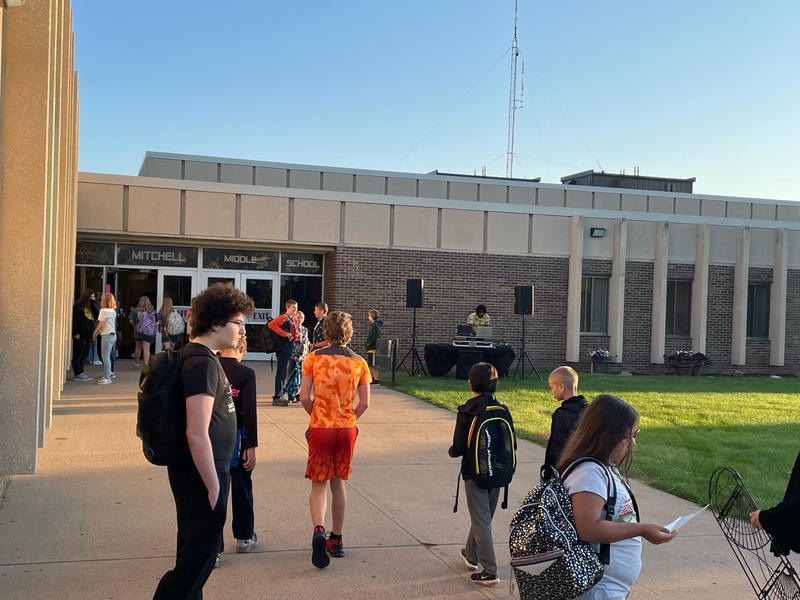 1st Day Of School 2022 23 Mitchell Middle School